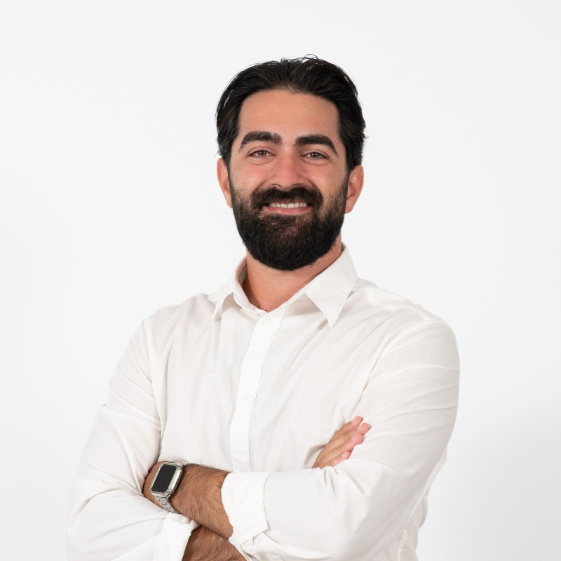 Γρηγόρης — δημιουργός ιστοσελίδων Uplify